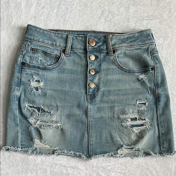 AMERICAN EAGLE Women’s Hi Rise Distressed Edgy Button Fly Grunge‎ Denim Skirt 8 - Picture 1 of 10